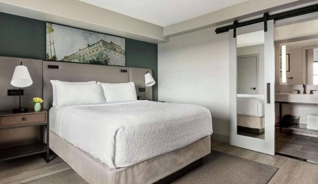 Luxury Retreat In Tampa | Free Airport Shuttle