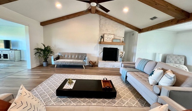 Manatee House: Private Marsh View Retreat - 1 Mile to Mayo, 5 Miles to Beaches