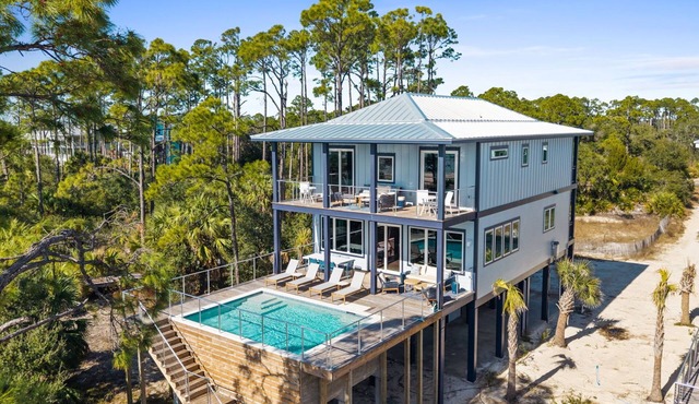 Mangrove: 4th of July week now available as a Friday or Saturday check in!