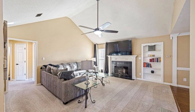 Masters Week Luxury: 3BR Home Ample Parking & Privacy - Augusta Regional Airport in Augusta