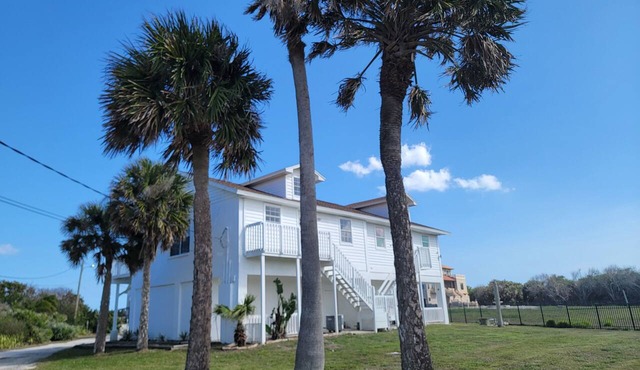 Melbourne Beach 2-bedroom townhome on a a 1.2 acre ocean front property