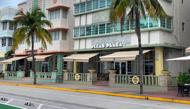 Miami Beach 1BR Escape – Beachfront Location & Full Kitchen