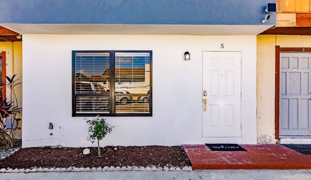 Miami Oasis: 7 mins to Dolphin Mall+MIA. PS4+Games