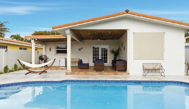 Miami Tropical Retreat: Private Pool & Patio