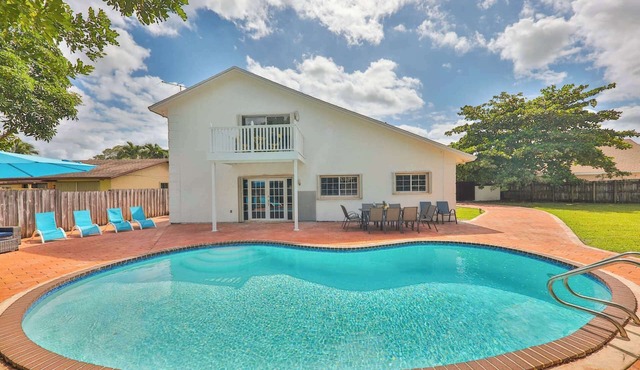 Miami Villa with Pool Near Hard Rock Stadium