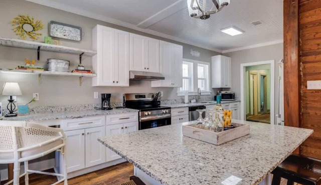 Miazza Cottage in Gulfport