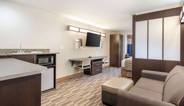 Microtel Inn & Suites by Wyndham Brooksville