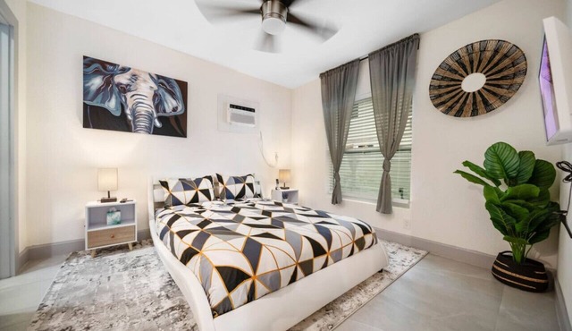 Modern Apt Near Las Olas Beach