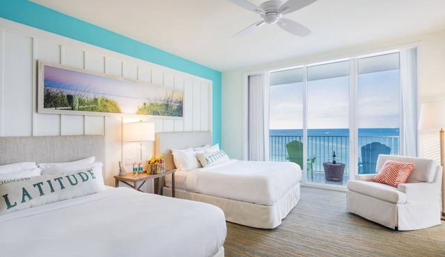 Modern Beachside Haven with Outdoor Pool, Near Hollywood Beach in Hollywood