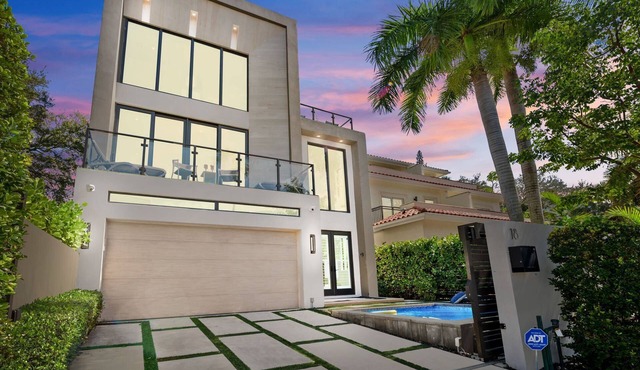 Modern Coastal Retreat in Prime Downtown Fort Lauderdale
