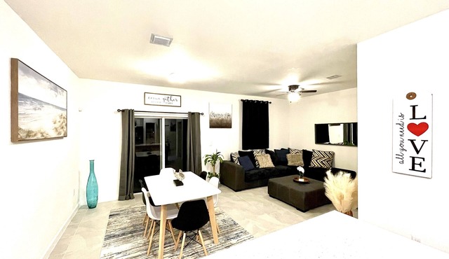 Modern comfortable brand new home in South Florida