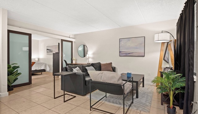 Modern Condo, Fire Pit,Near Bucs Stadium, Downtown & TPA Airport in Tampa