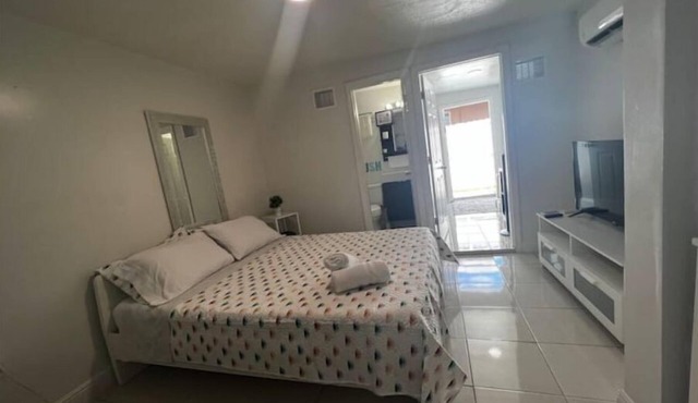 Modern Cozy Apartment in Hialeah Miami Int Airport
