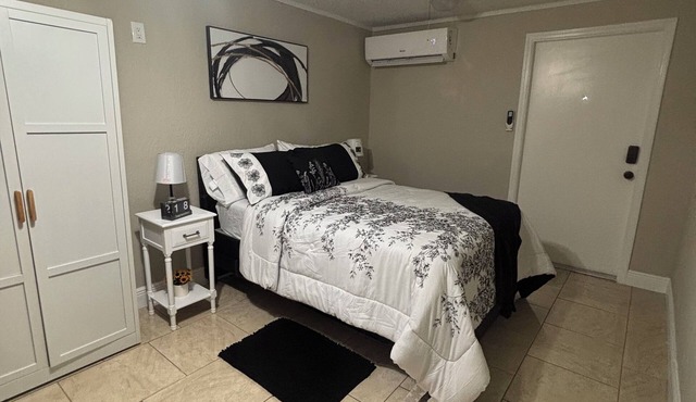Modern Guest Suite, Private Entry + Patio