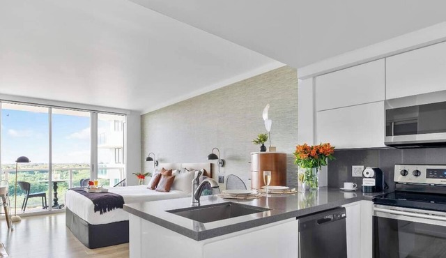 Modern Layout Suite with Amazing Bay Views