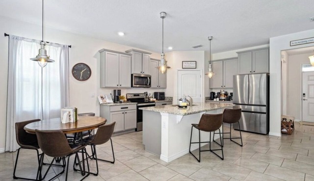 Modern Luxury w/included activities on Nature Preserve by Beach. Pet friendly!