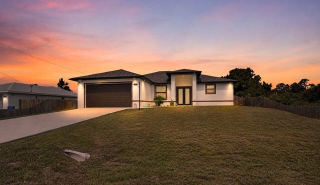 Modern Pet-Friendly Home with Fenced Yard