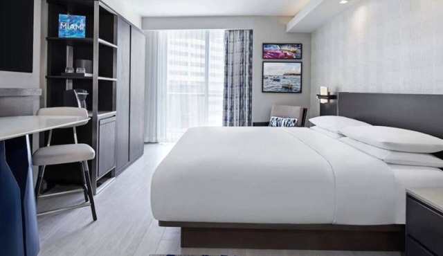 Modern Suite | Steps to Brickell City Centre & Bayfront, Pool & Gym