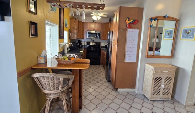 Monthly 1 bedroom apt-C with kitchen, Old Town Key West. Fantasy Fest 26 open