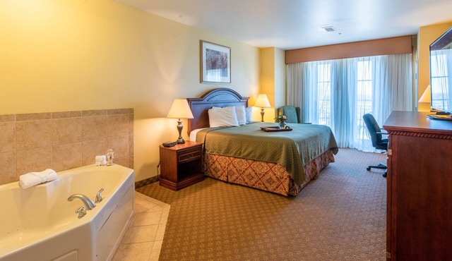 Natchez Grand Hotel & Suites On the River