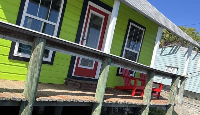 Nauti Hookers, deep water access in Steinhatchee with a boat slip, cold AC, WiFi in Steinhatchee