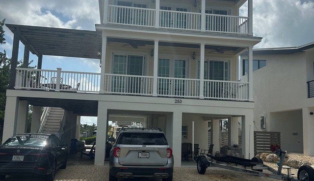 New 4 bed 3 bath house on Ramrod Key in Ramrod Key