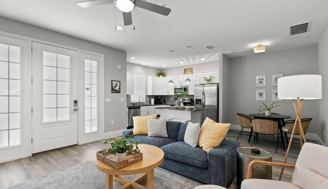NEW Canopy Cabana Luxury Downtown Apt