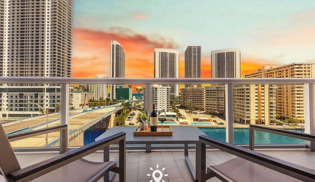 New! Haven with Pool and Balcony in Hallandale Beach