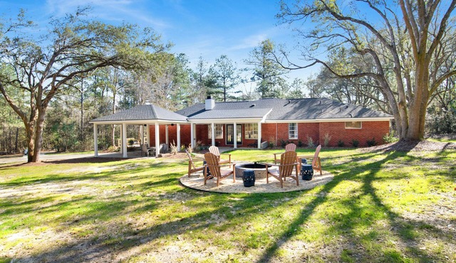 NEW LISTING Peaceful Fairhope Retreat, 4 BR on acreage, fire pit, bunk room
