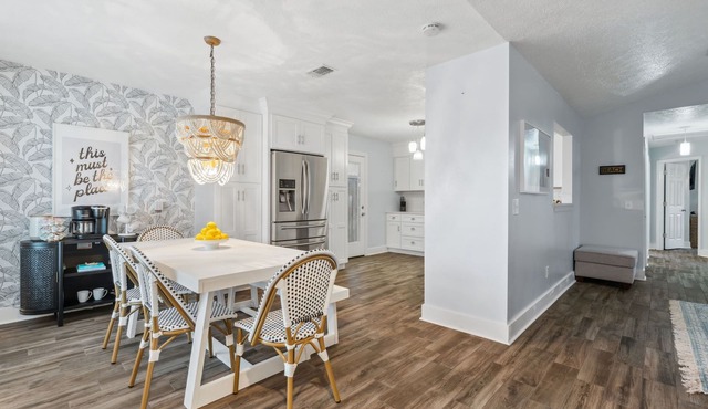 New listing SALE! Modern Beach Bungalow - walk to beach, yard, games!
