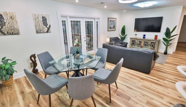 NEW on VRBO Villa Capri Luxe Coastal Resort 4-bed 2 luxury baths.Best Location!