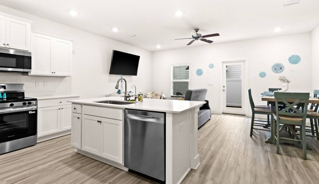New! Pet Friendly Coastal Retreat Near 30A Beaches - Sleeps 8