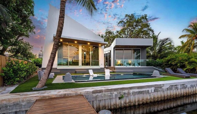 New Signature Waterfront Villa by The Glamhomes