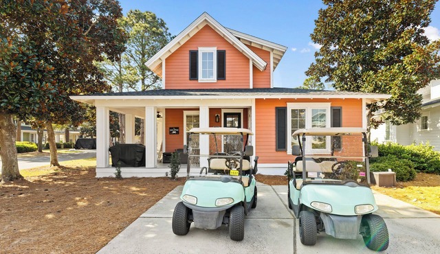 NEW to VRBO-FREE Golf & Activities ~Golf Cart~Hot tub, Pool, Gym
