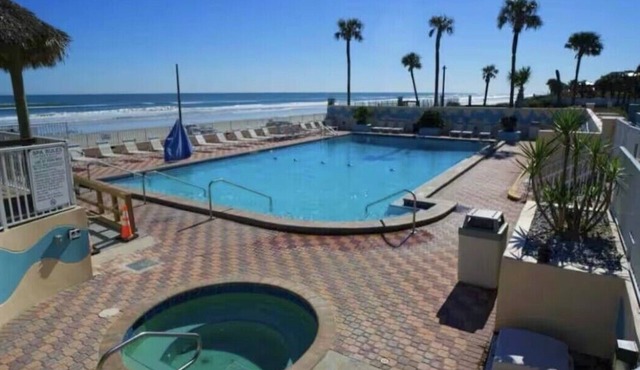 NEW Wonderful Ocean View Studio in Daytona Beach! in Daytona Beach
