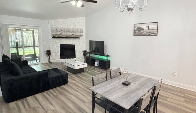 NEWLY REMODELED-SPACIOUS ROOMS-MAYPORT-BEACH-MAYO-CENTRAL in Jacksonville