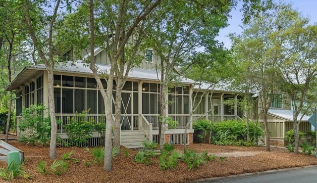 Newly Updated Spacious 4BR WaterColor Home, Carriage House and Bikes Included
