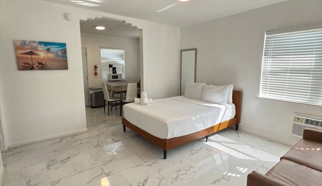 Nice apartment with AC in sunny Miami Beach