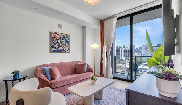NoMad Wynwood 1 Bedroom King Rooftop Pool & Bar