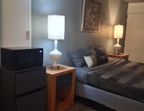 North - King Bed Hotel Studio 318 in Jackson