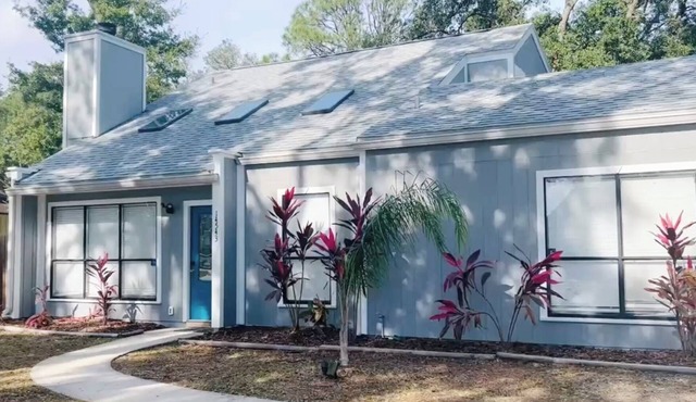 North Star Hideaway - Discover a hidden gem close to Jacksonville Beach, FL.