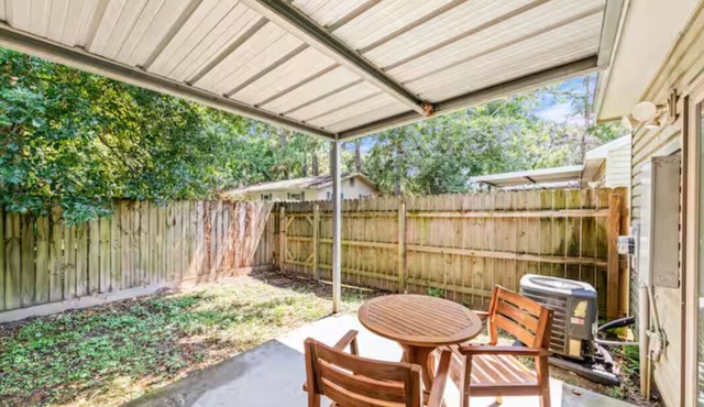 Oaks Cottages Modern 2BR Retreat