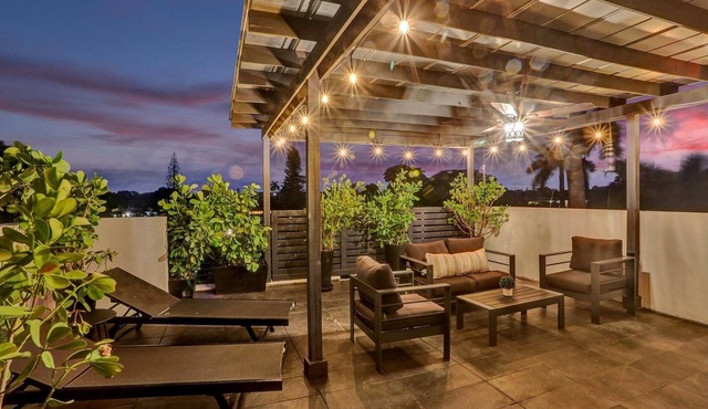 Oasis: 5 BR/3BT 5 min from the Beach