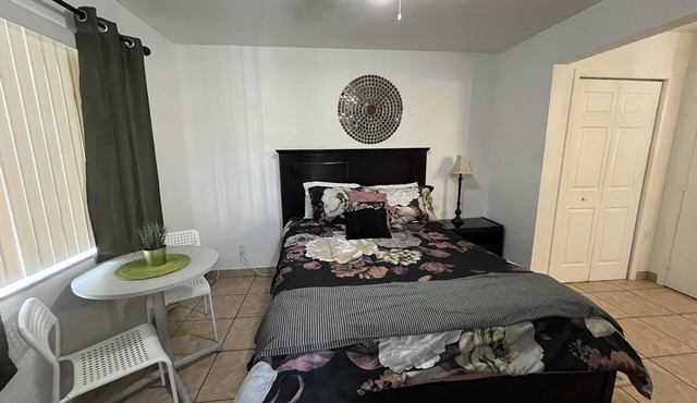 Oasis at Hollywood Unit 8 - Sleep 2