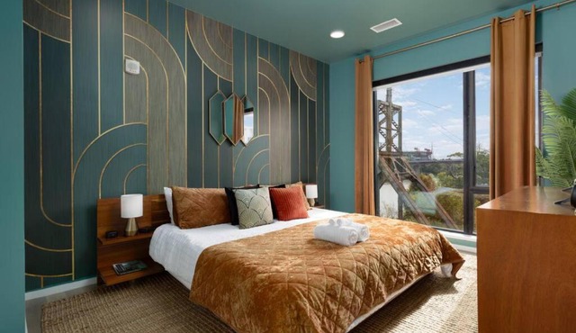 Oasis on the River with Garage Walk to Downtown in Nashville