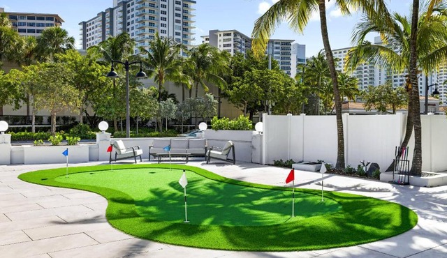 Ocean Blvd King Suite Hideaway in Fort Lauderdale