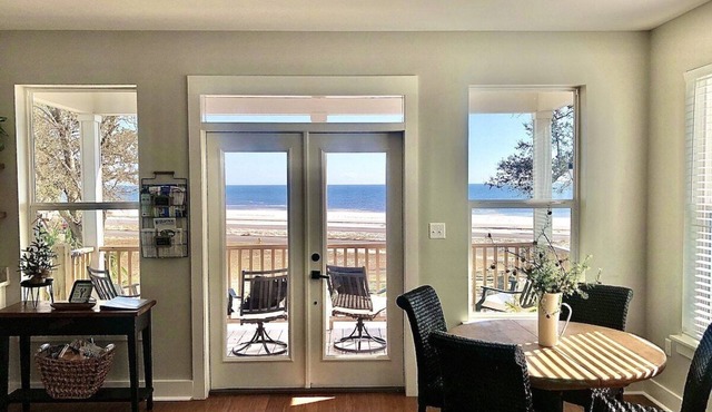 Ocean view from EVERY room? Welcome to The Beach House! 3bed 3bath! in Long Beach