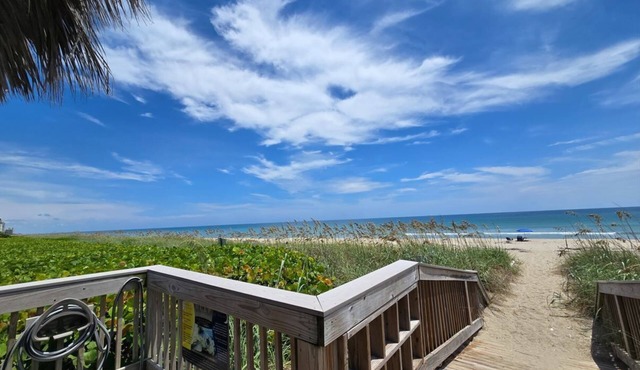 Oceanfront 2BR/2BA Condo w/Private Balcony & Heated Pools on Hutchinson Island! in Jensen Beach