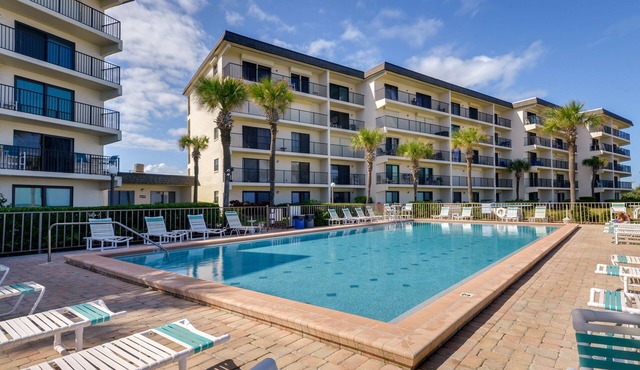 Oceanfront Ormond Beach Condo: Community Perks! in Ormond Beach