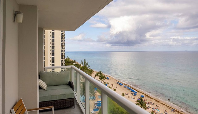 Oceanfront Sunny Isles 1BR with Direct View
